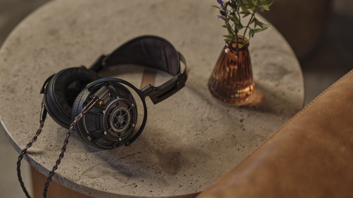 Yamaha YH-5000SE, auriculares de diadema ligeros y con máxima precisión de sonido 2 YH5000SE_scene_03.jpg