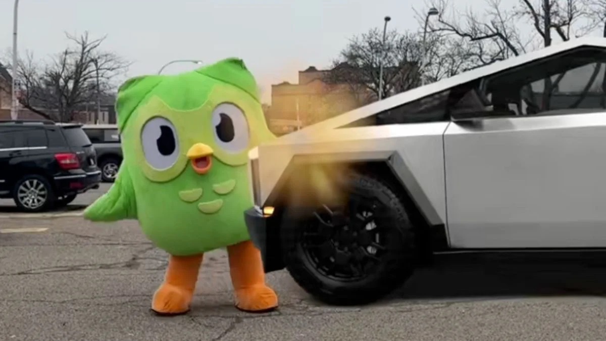 ¿Ha muerto Duolingo? Qué significa la muerte de Duo, el búho mascota de la app para estudiar idiomas 3 duo cybertruck