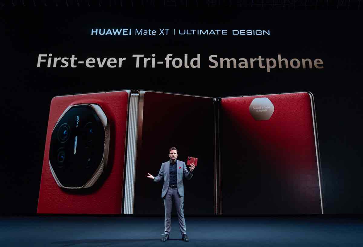 HUAWEI Mate XT ULTIMATE DESIGN 2
