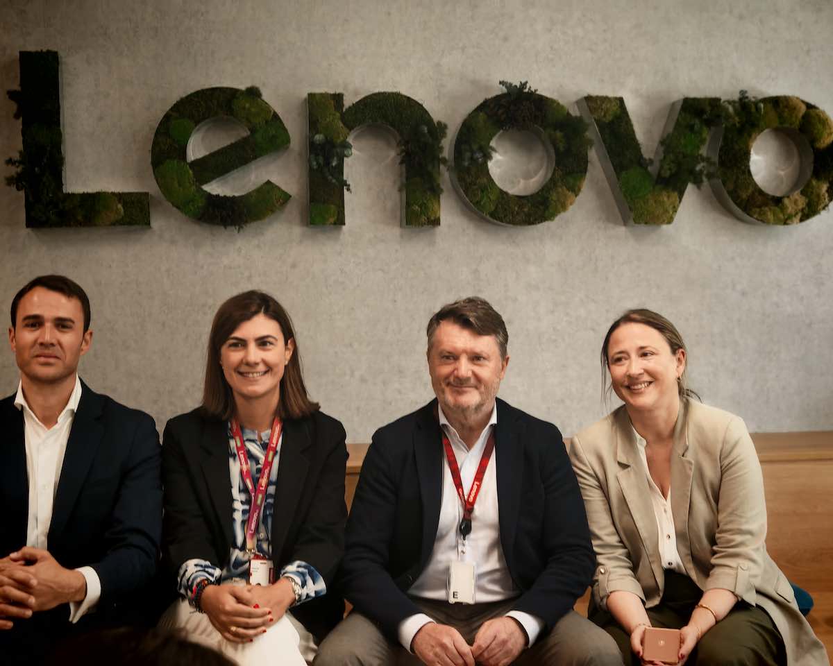 Lenovo consolida su reinado tecnológico: PCs, IA y diversificación impulsan un año récord 4 Lenovo resultados ano fiscal 2