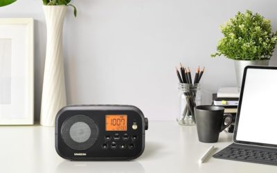 Sangean Traveller 120, una radio portátil con Bluetooth a pilas y despertador