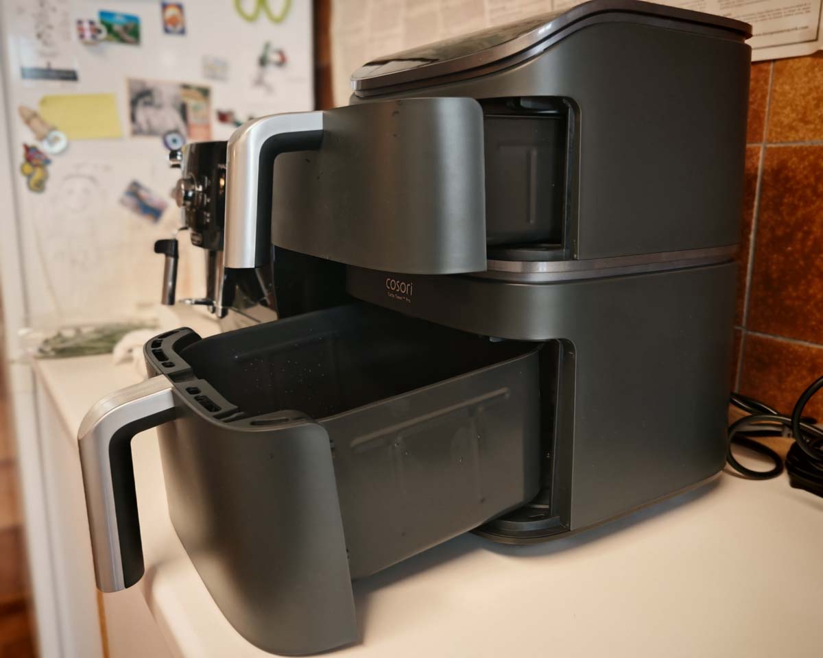 Cosori Turbo Tower Pro Smart Chef Edition abierta