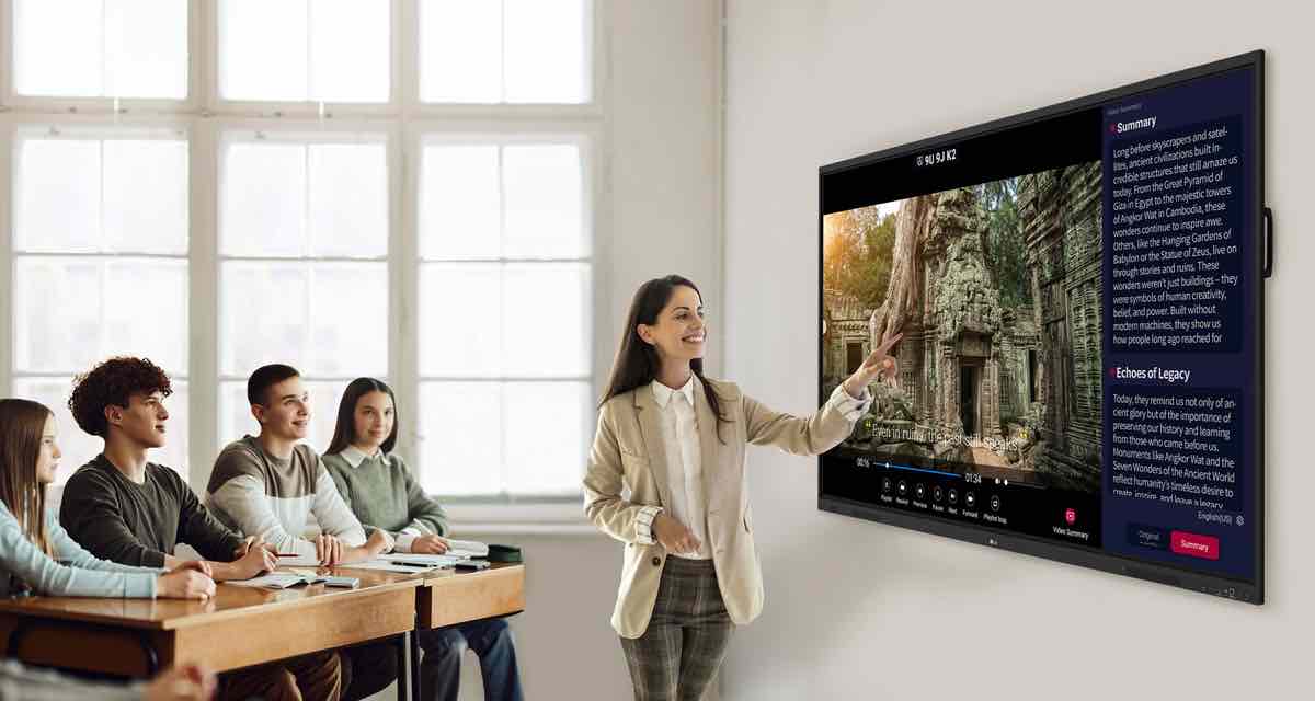 LG CreateBoard, pantallas interactivas con funciones de IA para centros educativos y empresas 1 Class at high school!