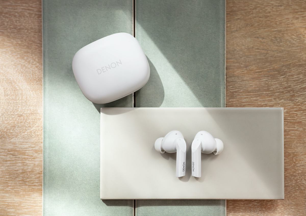 Denon AH-C840NCW, auriculares inalámbricos con cancelación de ruido y resistentes al sudor para deportistas 4 Low–Denon AH-C840NCW Beauty 002