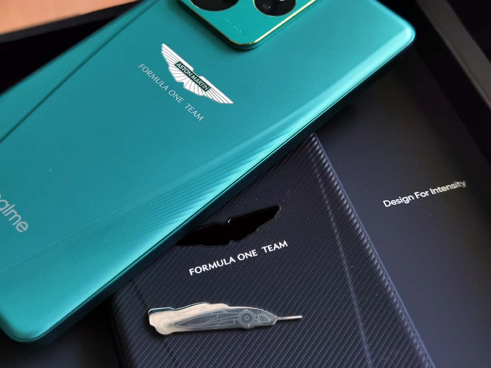 realme-gt7-aston-martin-31