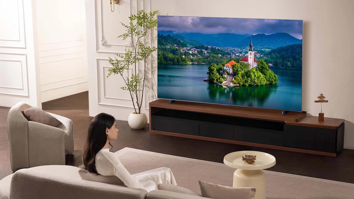 TCL C8K salon