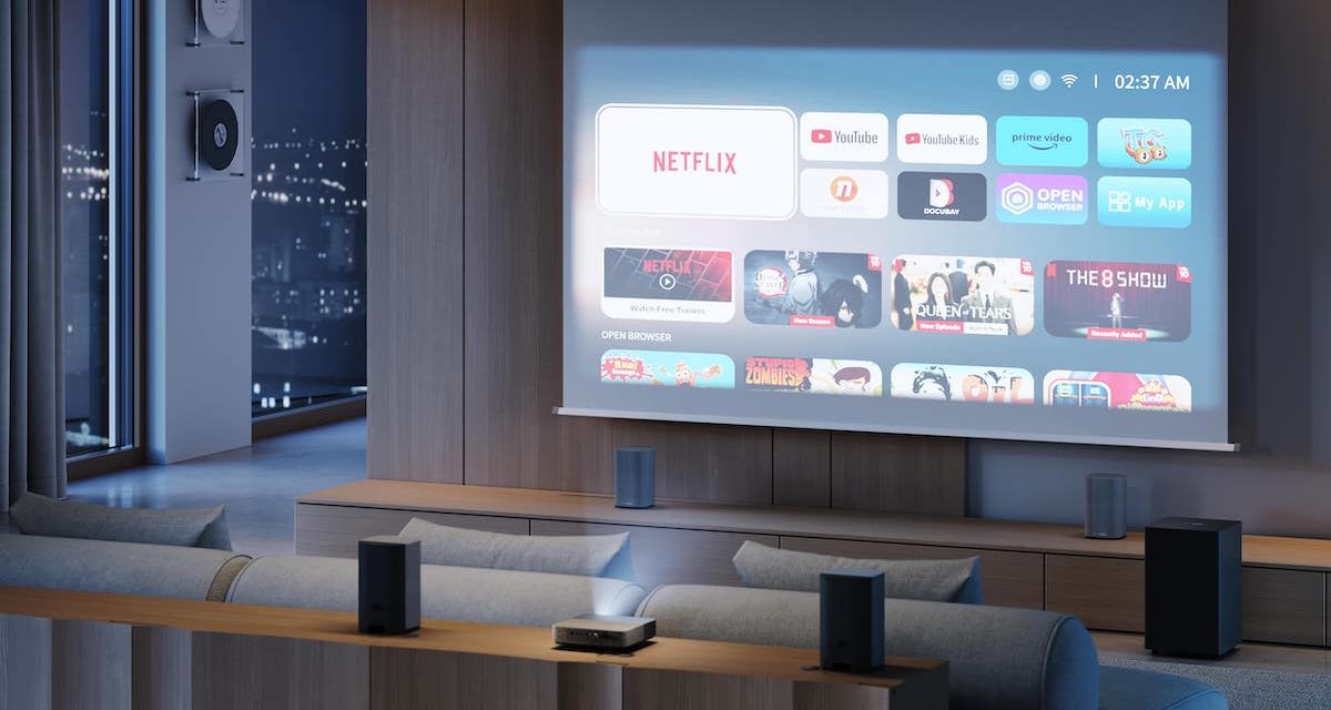 Cómo crear un sistema de cine en casa con el proyector We. BEAM y el sistema inalámbrico We. BOOST de Loewe