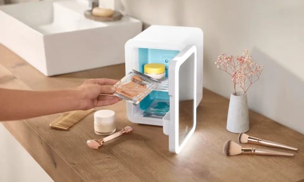 Mini nevera portátil con espejo LED de ALDI por 35 euros ¿vale la pena?