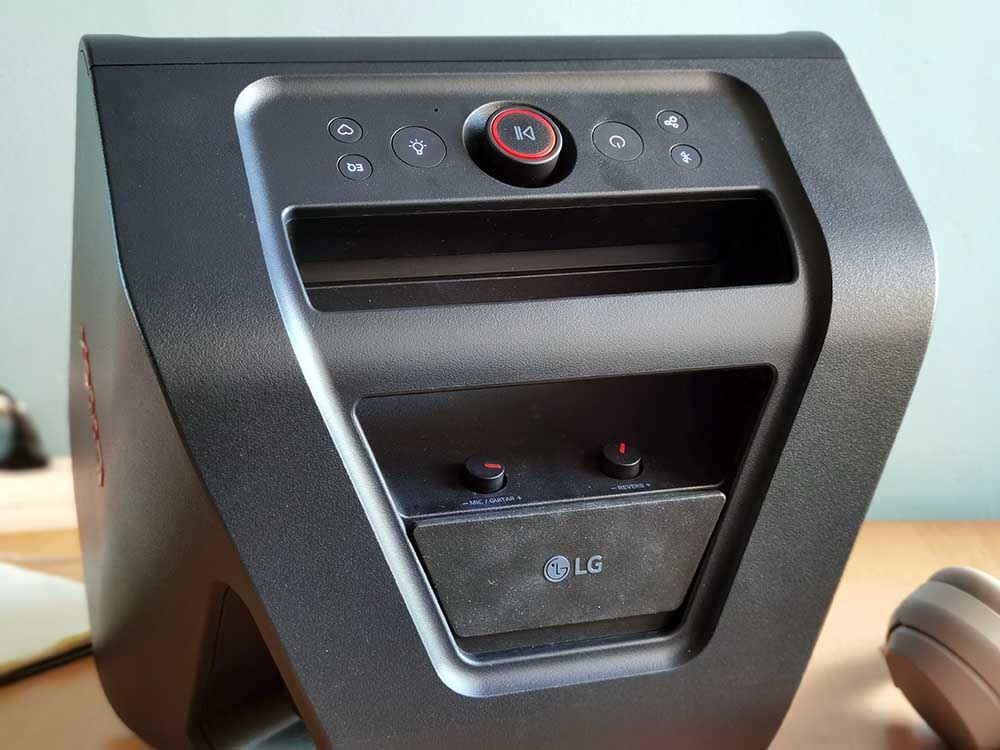 LG Xboom Stage 301: nuestra experiencia con este altavoz de sobremesa 6 lg-xboom-stage-301-9