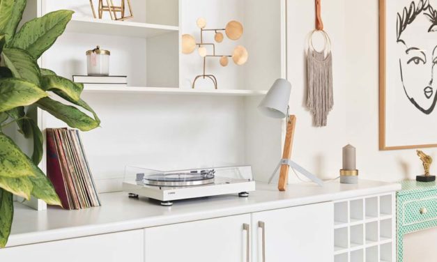 Yamaha MusicCast Vinyl 500, TT-S303 y GT-5000, tocadiscos con tecnología de vanguardia y diseño clásico