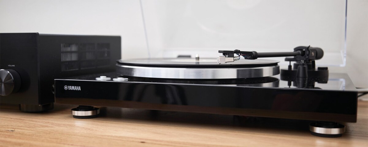 Yamaha MusicCast Vinyl 500, TT-S303 y GT-5000, tocadiscos con tecnología de vanguardia y diseño clásico 2 Yamaha TT-S303