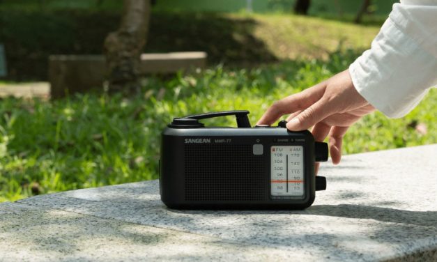Sangean MMR-77, una radio portátil de emergencia a pilas con señal acústica de aviso
