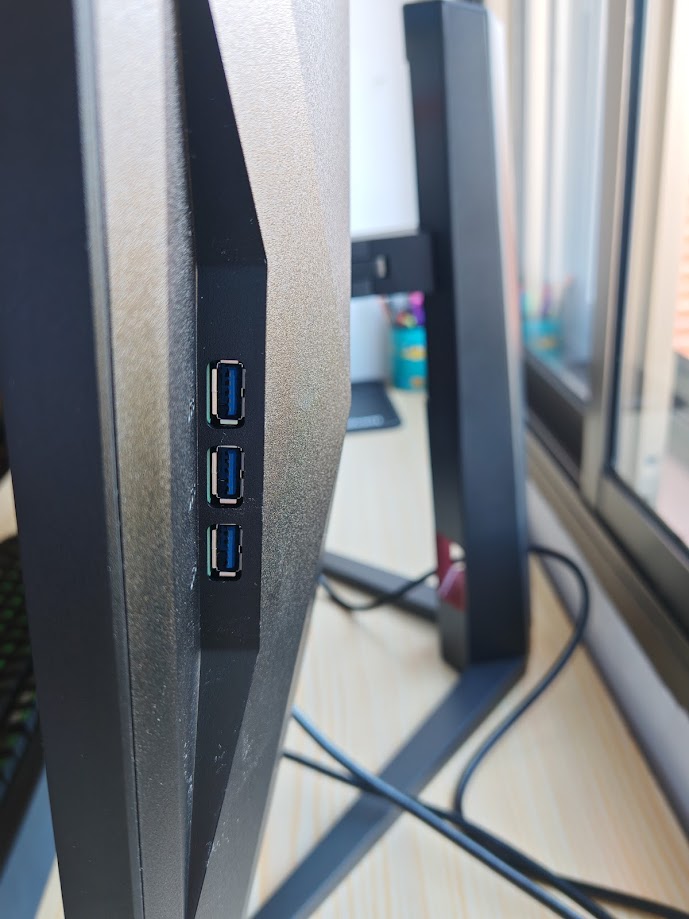 Monitor AOC U32G4U (3)