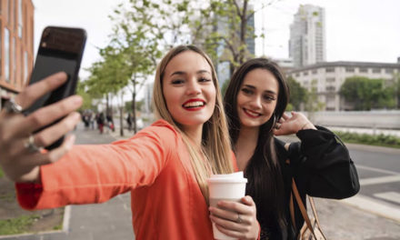 7 consejos y ajustes de la app de Cámara de tu móvil para sacar mejores selfis