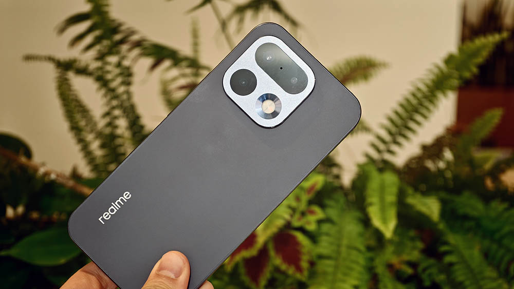realme-16-pro-11