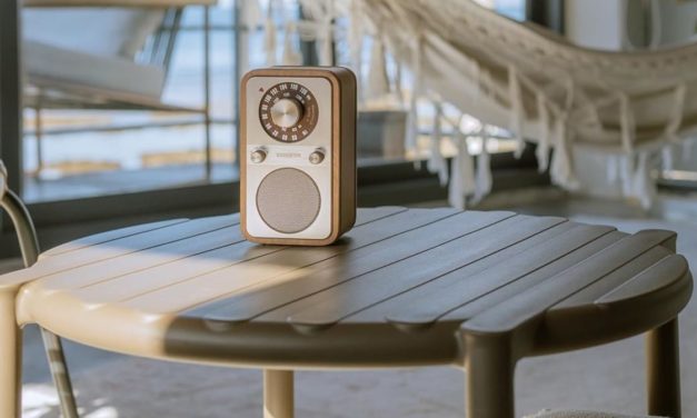 Sangean WR-9, una radio AM/FM con diseño de madera y autonomía para varios días