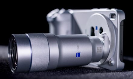 vivo X300 Ultra, un teléfono de gama alta con cámaras y extensor teleobjetivo de ZEISS