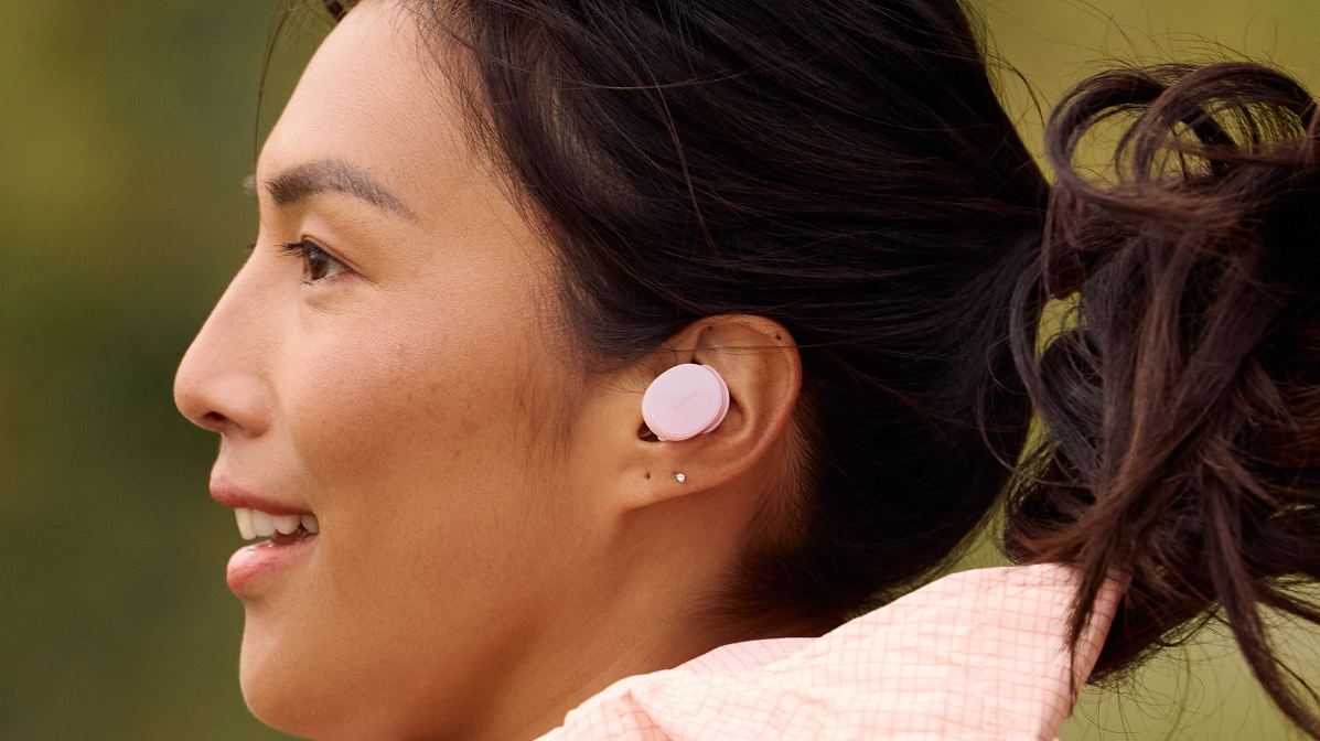 Bose estrena un florido color en sus auriculares QuietComfort y altavoces SoundLink 2 Bose QuietComfort Earbuds Petal Pink
