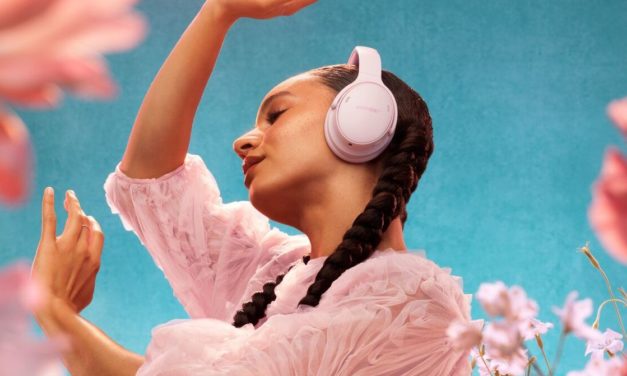Bose estrena un florido color en sus auriculares QuietComfort y altavoces SoundLink