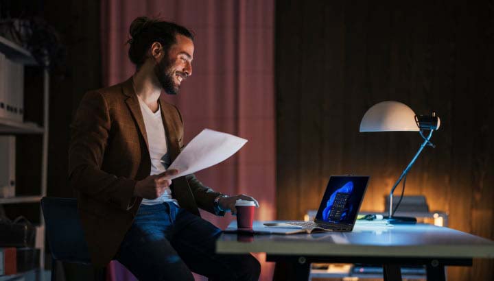 La oficina inteligente: de chatear con la IA a trabajar con ella en los Lenovo Copilot+ PC 7 Lenovo ThinkShield
