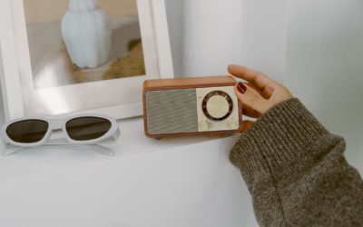Las 7 características clave de la radio FM Sangean WR-7 Plus
