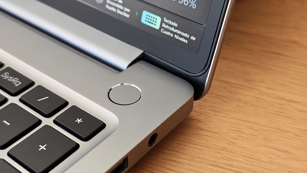 Tecno-Megabook-9