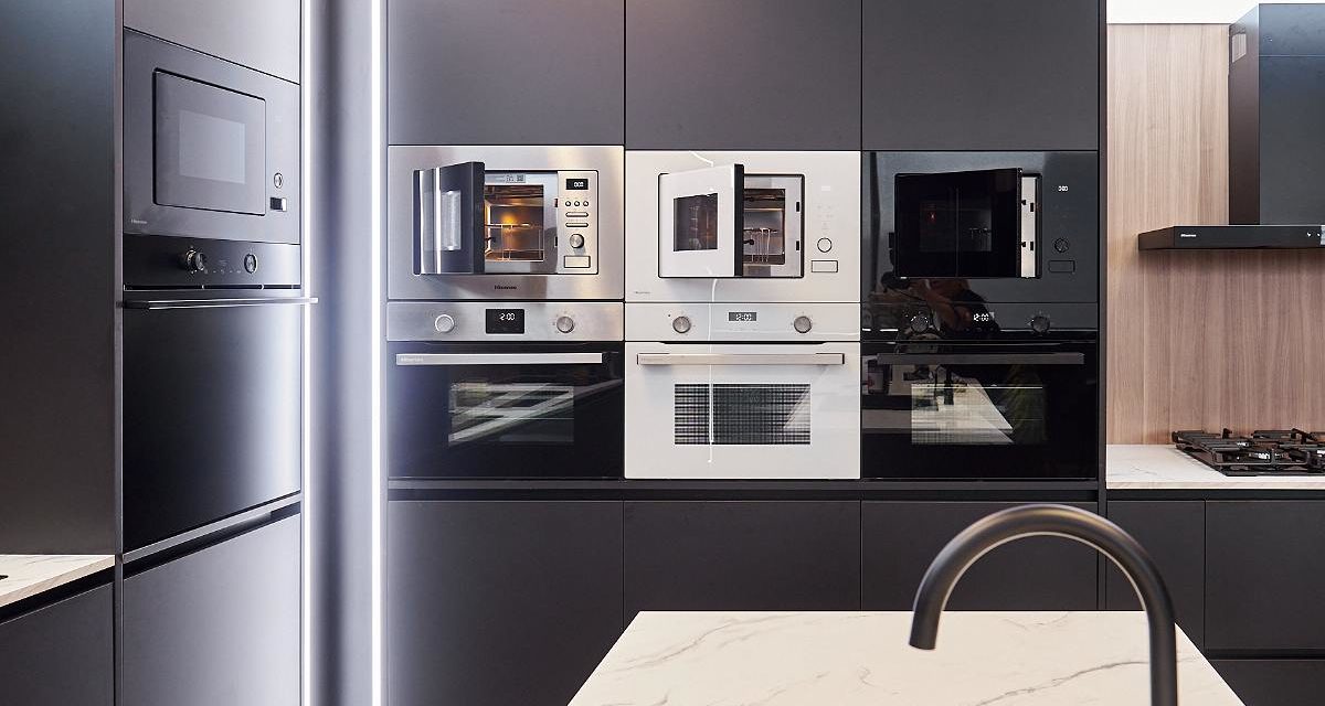 Más eficientes y con nuevas funciones: así es la nueva familia de hornos y microondas de Hisense