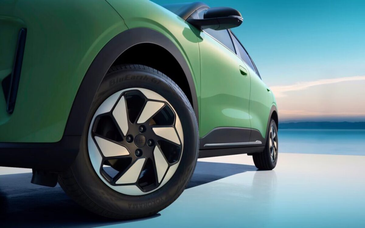Geely E2 (11)