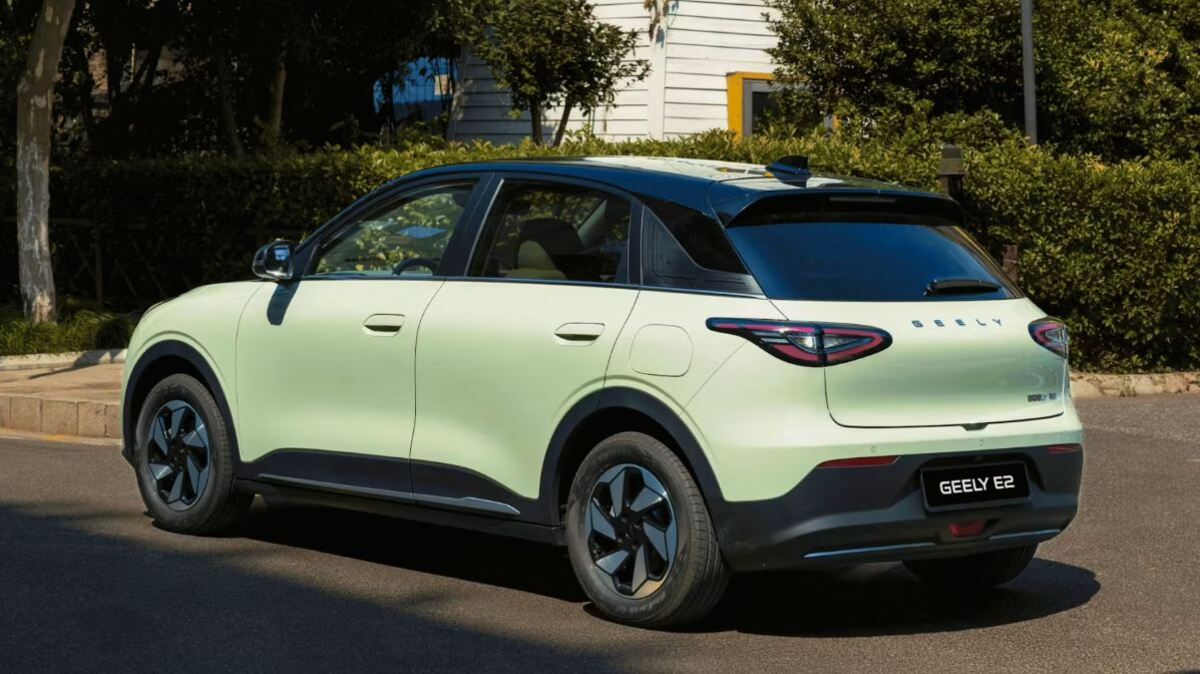 Geely E2 (22)