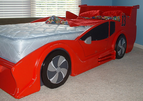 Cama al estilo Ferrari y personalizable