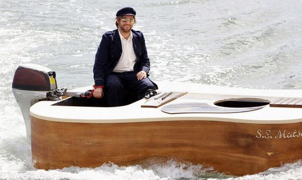 guitar-boat-4_52
