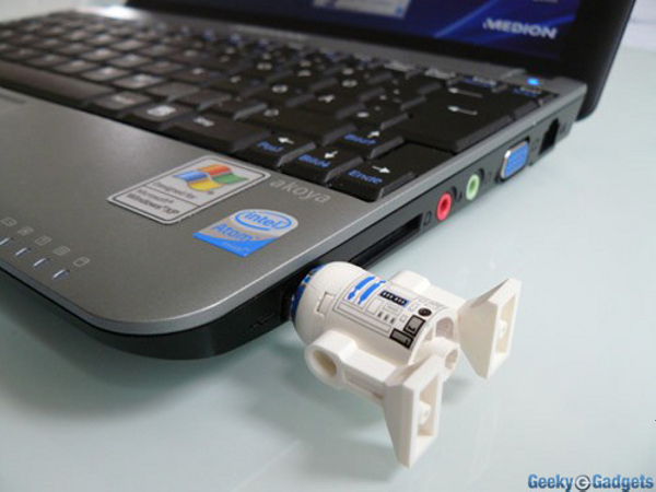 R2-D2, el robot de Star Wars, al estilo Lego y en forma de lápiz de memoria USB 4 r2d2_2