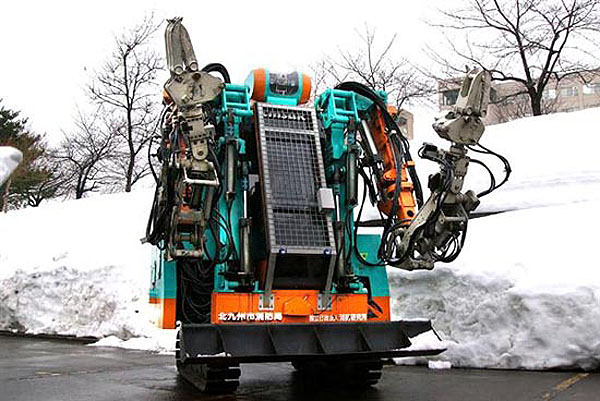 T52 Enryu, un robot de rescate japonés tan lento como terrorí­fico