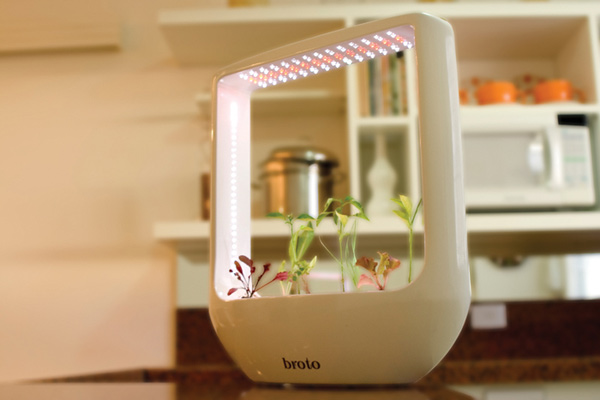 Broto Domestic Greenhouse, una maceta electrónica que cuida las plantas