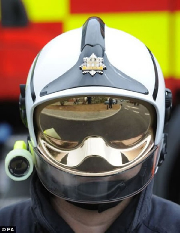Cascos de bombero al estilo Star Wars 3 CascoBomberos1