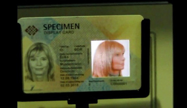 ePassport, un prototipo de pasaporte electrónico con pantalla AMOLED