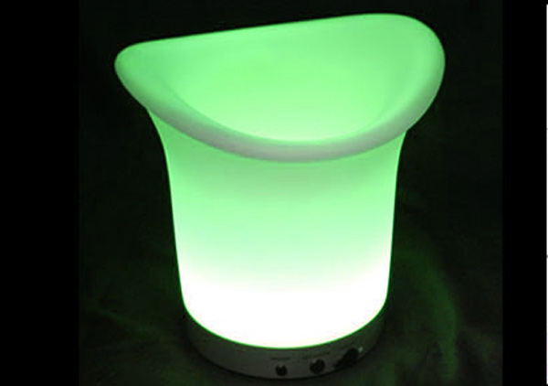 Color Changing Ice Bucket, un colorido cubo para hielos con iluminación LED