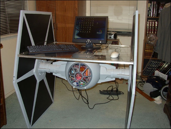 Mesa-CPU con forma de Caza TIE de Star Wars 3 portada caza tie